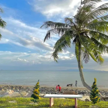 Ava Beach Pakbara