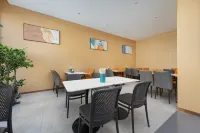 Urba Bona Hotel (Gongliu County People's Square Branch) - breakfast