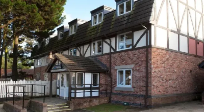 Travelodge Bournemouth Cooper Dean โรงแรมใน