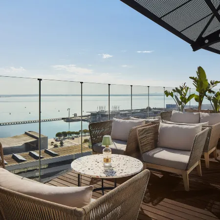 Tivoli Oriente Lisboa Hotel Отели рядом с достопримечательностью «Оливайш»