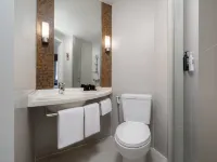 Ibis Bangkok Siam Hotels near Wat Dusitaram