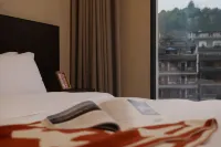 鳳凰此間山月中国式庭園旅館（鳳凰古城沱江） - 新規開業