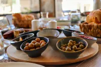 Eka Cave Maison - خدمة نقل من وإلى المطار