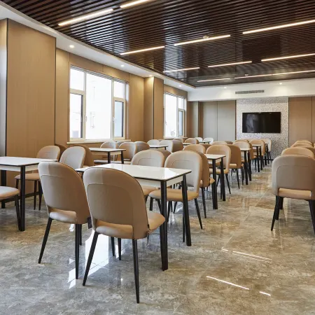 Rujia Fairyland Hotel (Lvliang Hongtai Plaza)