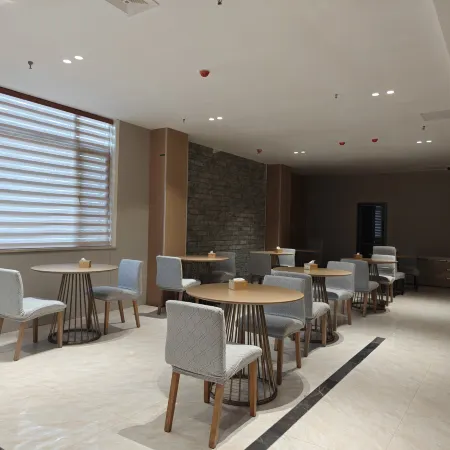 Ruibaiyun Hotel (Emei Park)