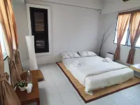 เอนา บูทีคโฮเทลแอนด์คาเฟ่ โรงแรมใกล้วัดอุโมงค์