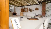 Beside the Yunshe Tang Spring in Qishan - breakfast