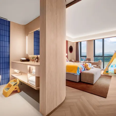 Yichang Wanda Plaza Riverside View Crystal Orange Hotel