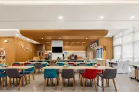 ฮอลิเดย์ อินน์ เอ็กซ์เพรส ตูเจียงหยาน แอนเชียนต์ ซิตี้ บาย IHG - วิวภูเขา