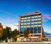 Fengjie Xudong Hotel - parking