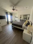 Santa Monica Pier Apartments - Balcony