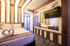 Hotel di POESİA & Free Breakfast