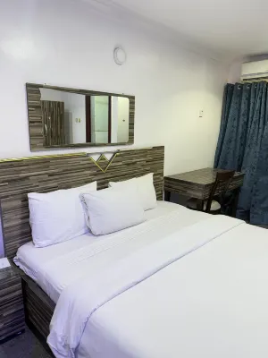 Whitehouse Msquare Hotel - Balkoner