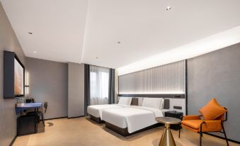 Zhoushan Dinghai Atour Light Hotel