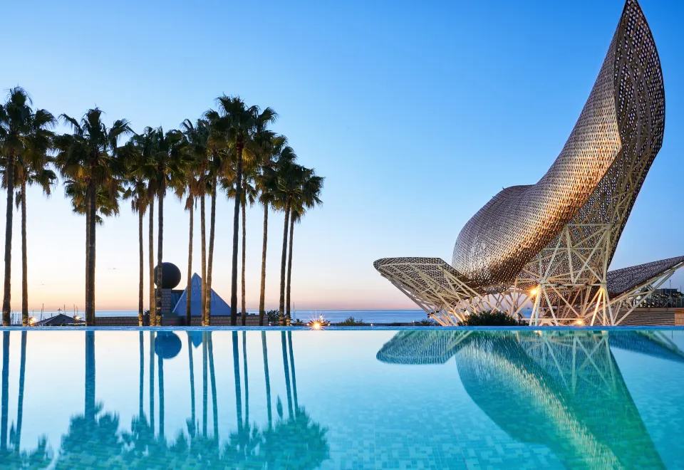 Experience the Excitement of Barcelona From a Luxury Hotel