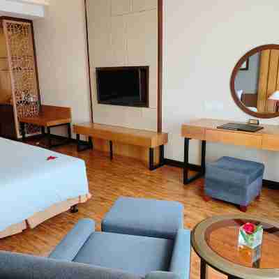 Muong Thanh Luxury Nhat Le Hotel Rooms