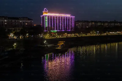 JH holiday lnn Hotels near Martyrs' Cemetery