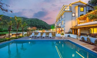 Xixia Shanju Wild Luxury Starry Sky Pool Parent
