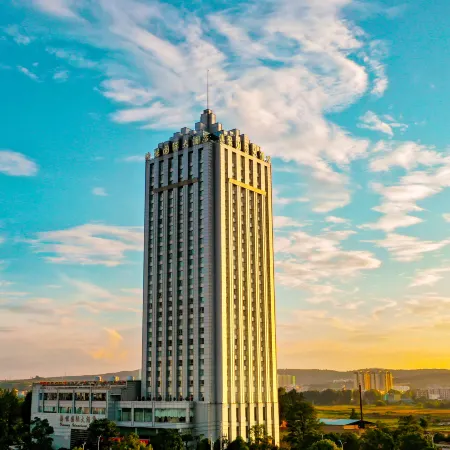 Xuanwei Xuanneng International Hotel (Railway Station)