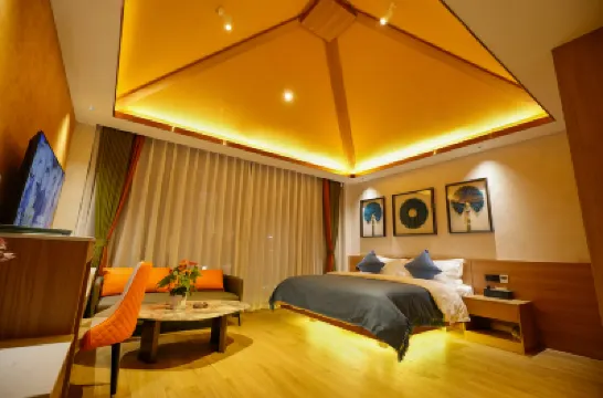 西雙版納景洪丹瑞·瀾築別墅精品酒店（潑水廣場江邊夜市店） 鄰近濱江公園的酒店