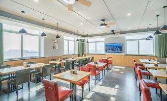 Luyating Hotel (Xiong'an New Area Rongcheng Aowei Road Branch)