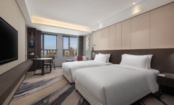 Ramada Bayonne Hotel