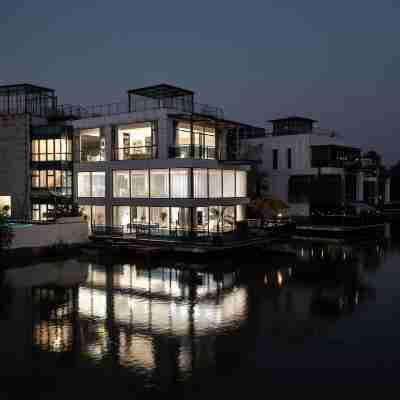 Jw · lakeside island resort villa in shanghai Hotel Exterior