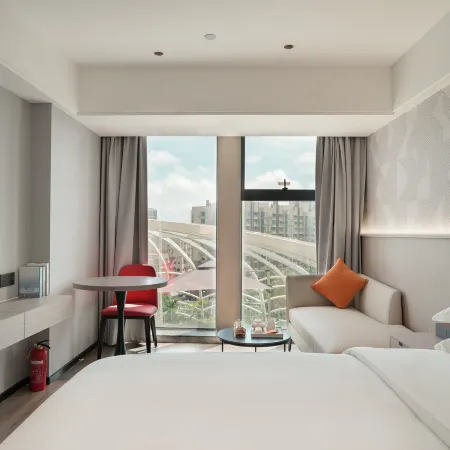 Baoli Hotel (Yangjiang Baili Plaza Branch)