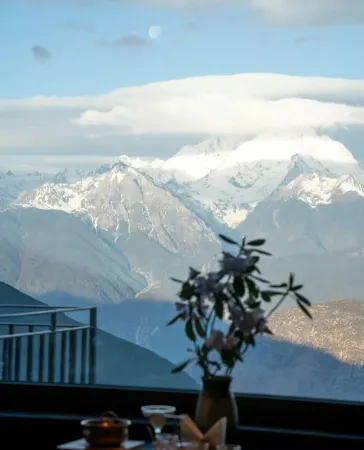 鳳輝.Sunshine日照雪山度假飯店（德欽飛來寺店）