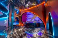Cangzhou Quake Casino E-sports Hotel (Beihu Park)