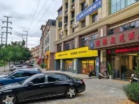 開遠德勝智慧飯店（南正街店） - 停車場