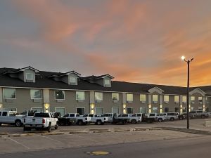 FairBridge Inn & Suites Canadian