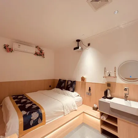 Ale Recluse Art Villa Hotel