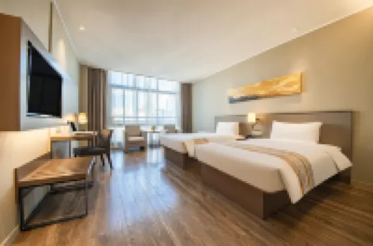 Homeinn Plus Hotel (Anshun Huangguoshu Avenue New World)