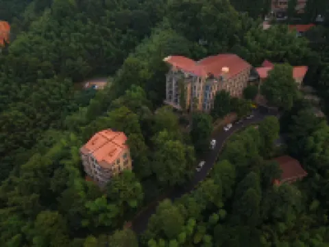 莫幹山天籟之夢日出度假酒店 鄰近莫干山風景區-滴翠潭的酒店