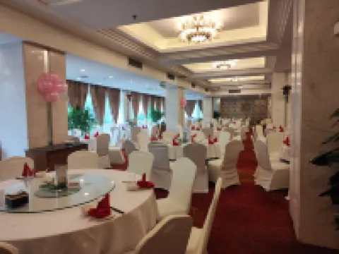 Milky Way Hotel (Chongqing Jiefangbei Center) Hotels in Chongqing