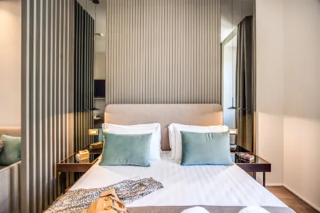 Hotel 77 Seventy-Seven - Maison d'Art Collection