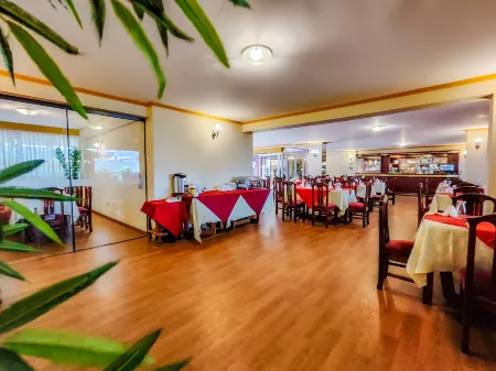 Lido Hotel Отели рядом с достопримечательностью «Canal Isuto»