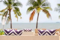 Pinnacle Grand Jomtien Resort and Beach Club - Beach