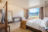 Shangri-La Ten Miles Snow Mountain Margheri Manor