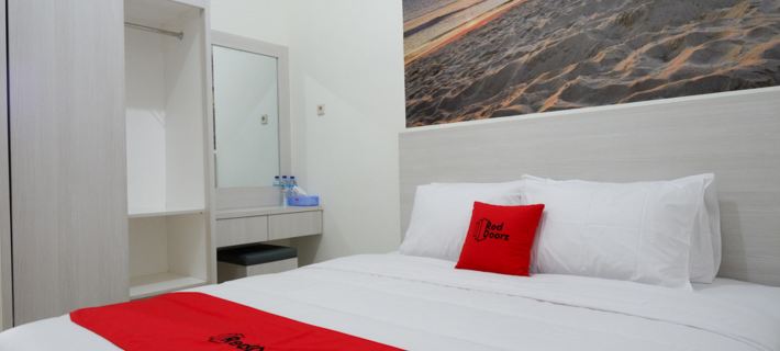 RedDoorz near Mataram University Hotels in Mataram