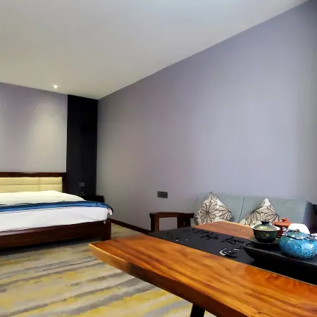 Dandong Dihao Business Hotel (Yalujiang Broken Bridge)