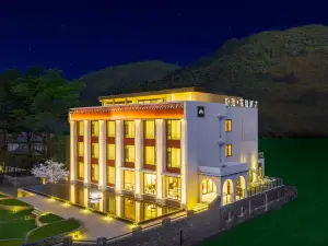 Wollian Huayin Hotel (Kangding Xinduqiao Branch)