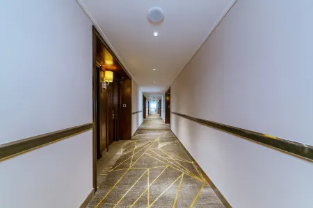 Outai Cinema Hotel (Yinfan Branch, Tangxia Square West Road) Отели рядом с достопримечательностью «CPC Rui'an Committee Party School»