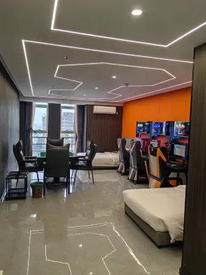 Shaoxing Daqi E-sports Hotel (Century Plaza)