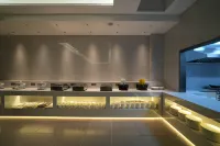 Three Cats Hotel (Guangsha Construction College)