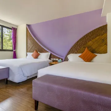 Southern Sun Hotel-Sea View North Отели рядом с достопримечательностью «Пляж Кэньтин»