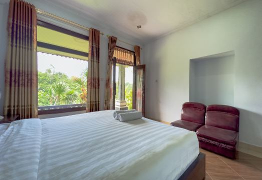 물리아 가든 방갈로의 정원과 방갈로 외관