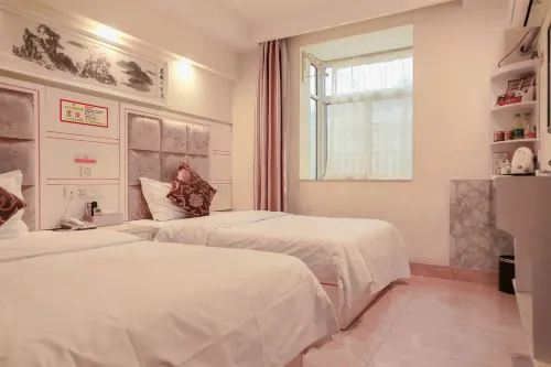Anfeng Royal Hotel (Dahongshuixiang Branch)
