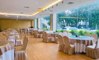 Four Seasons Hotel (Nanning Zoo Qingchuan Subway Station) - Housity